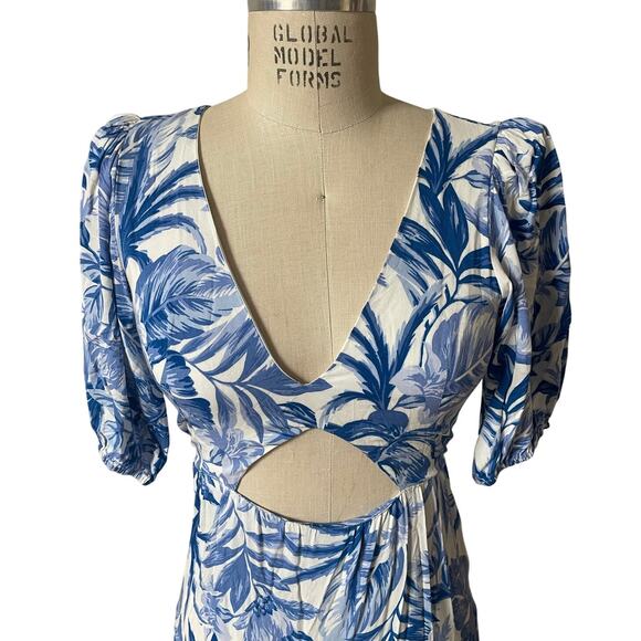 NWOT Seven Wonders Kiah Blue Floral Tiered Cutout Backless Maxi Dress Size Small - Picture 6 of 11